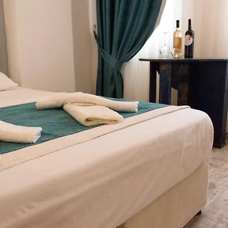 Tenes Hotell 3*